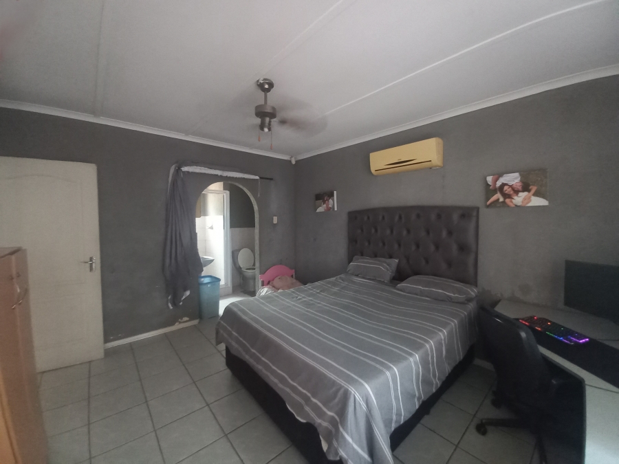 3 Bedroom Property for Sale in Safari Gardens North West